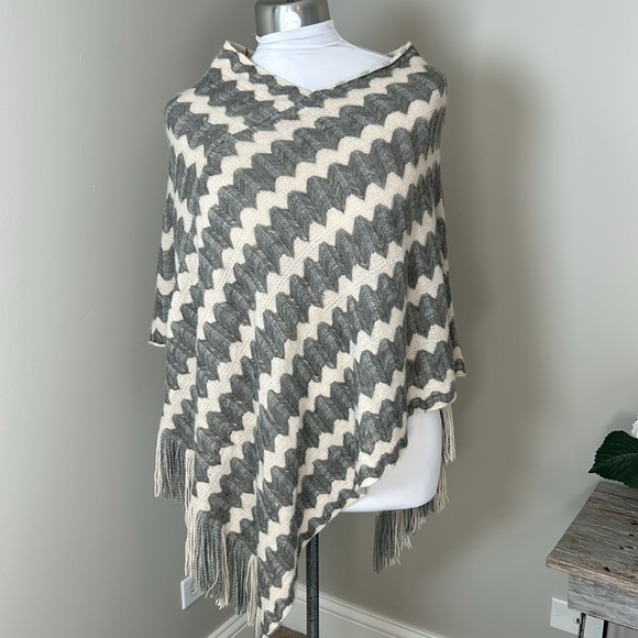 Gray and Cream Fringe Sweater Poncho One Size Fits All - Picture 1 of 4